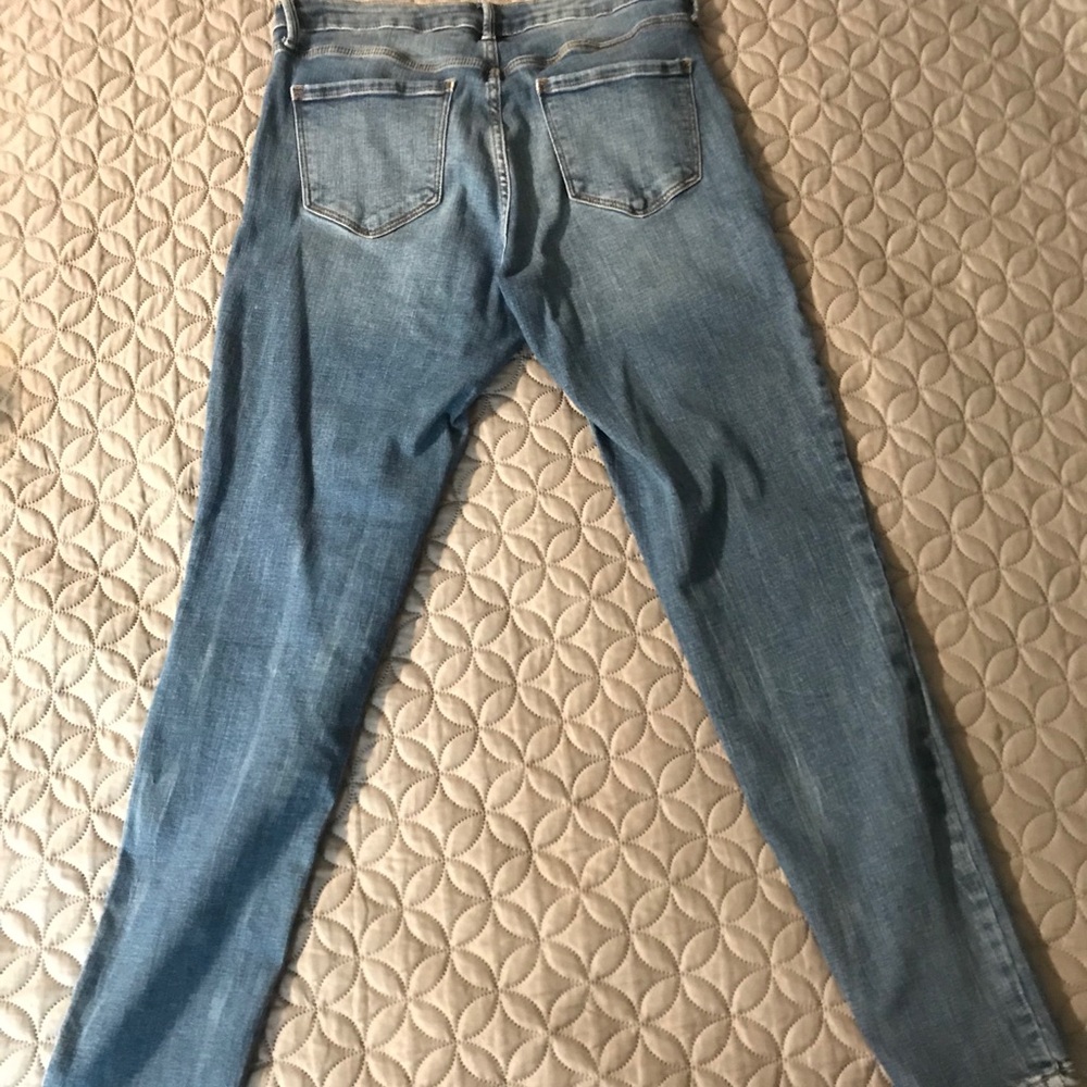 Old navy rockstar jeans size 10